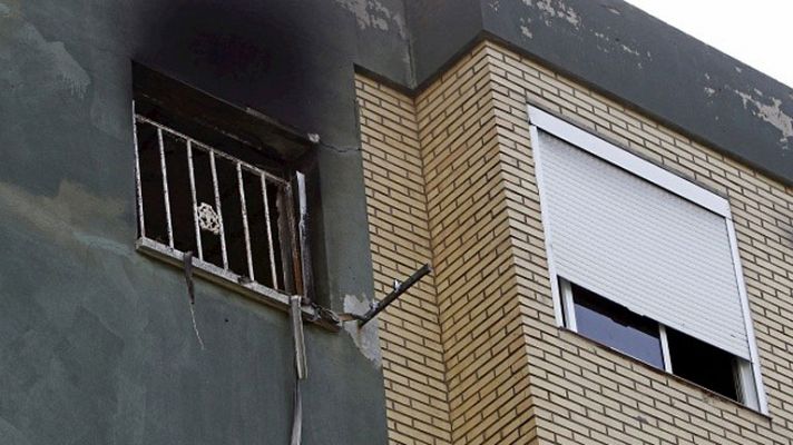 Telediario 1 - Un niño de seis años muere en un incendio en Sevilla