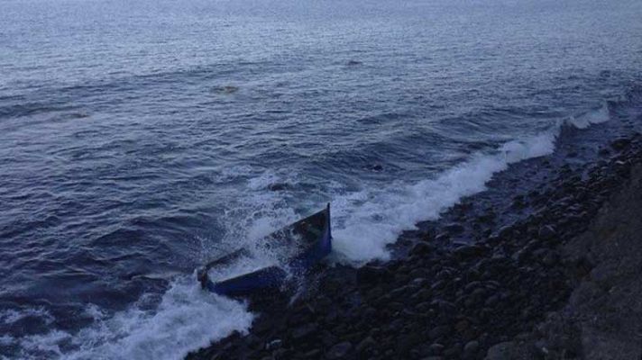 Telediario 1 - Llegan 50 inmigrantes y otro podría estar desaparecido