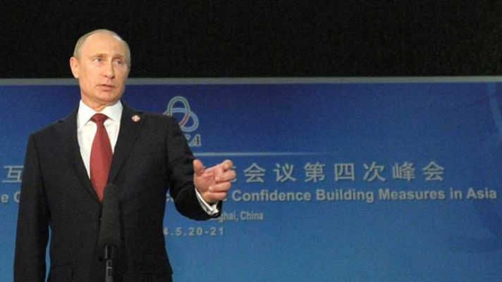 Telediario 1 - Chinos y rusos unen sus fuerzas en maniobras militares