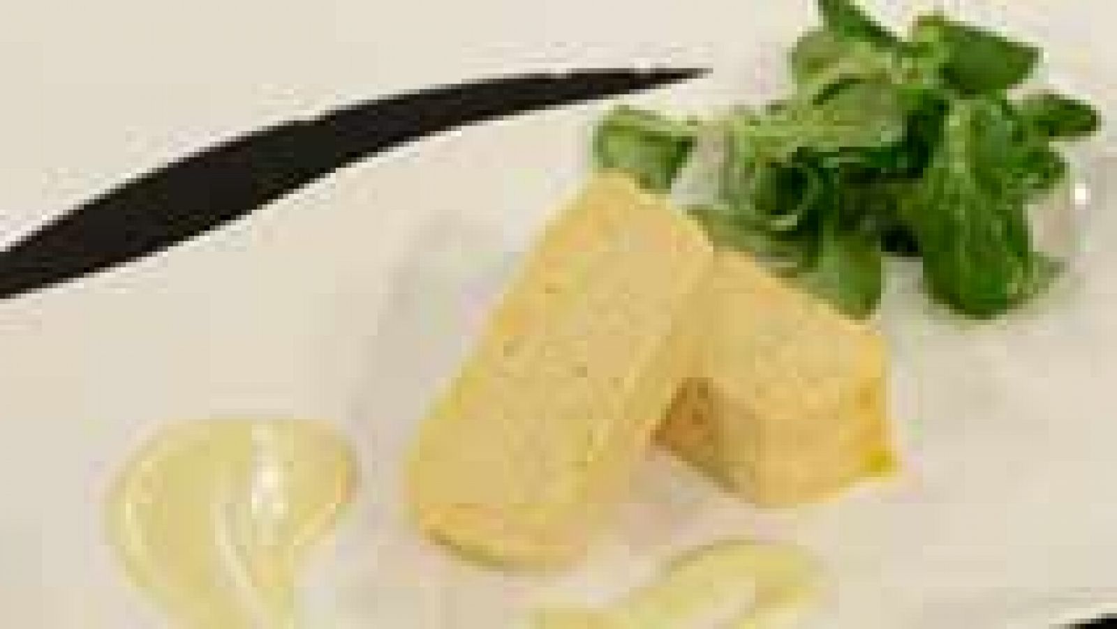 RTVE Cocina: Pastel de salmón con crema de manzana | RTVE Play