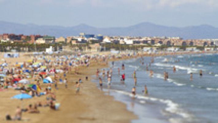 España recibe 15,3 millones de turistas extranjeros hasta abril, el 9,2% más que hace un año