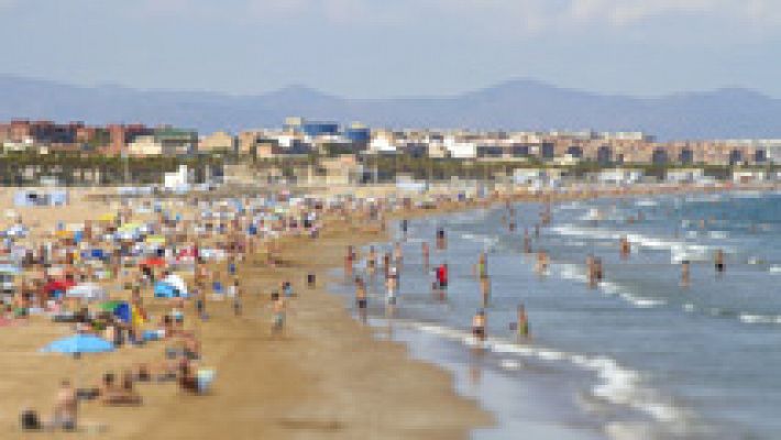 Informativo 24h - España recibe 15,3 millones de turistas extranjeros hasta abril, el 9,2% más que hace un año