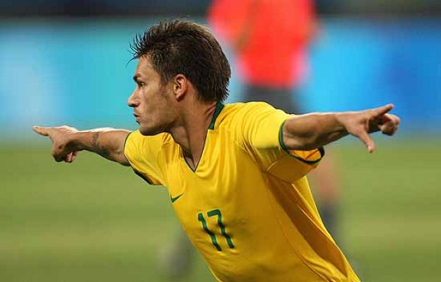 Sobis abrió el marcador de Brasil