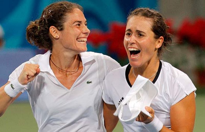 La pareja española de dobles, Medina y Ruano, han conseguido pasar a la final, tras apear de las semis a la pareja china. 