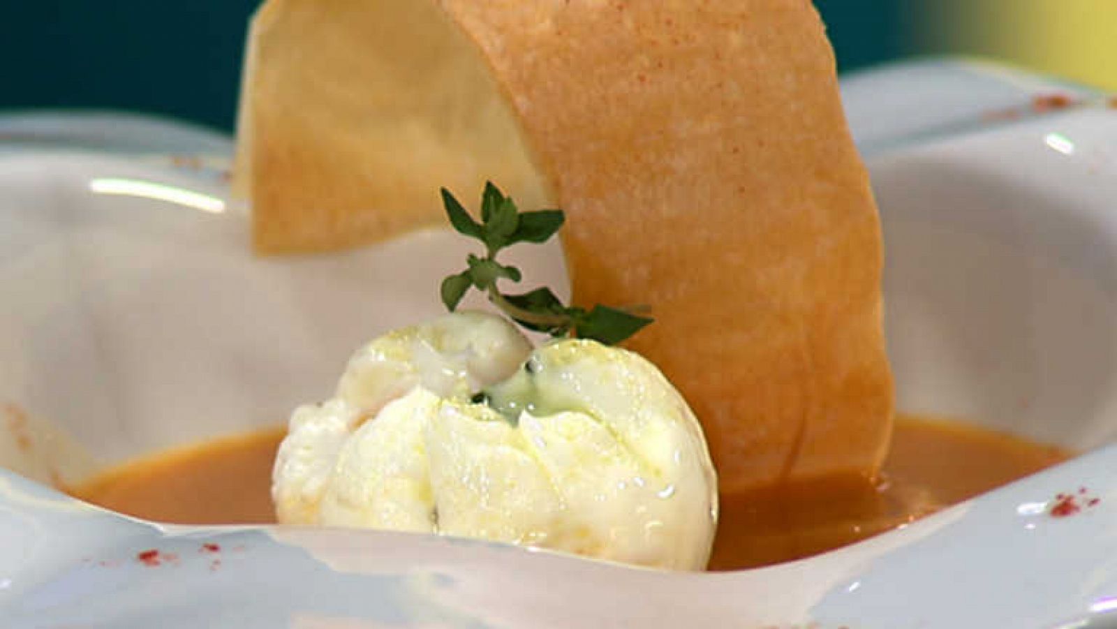 Receta Crema castellana con huevo escalfado y jamón - RTVE.es