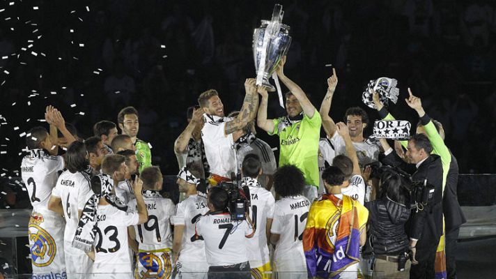 Champions League - Los jugadores ofrecen la 'Décima' al Bernabéu