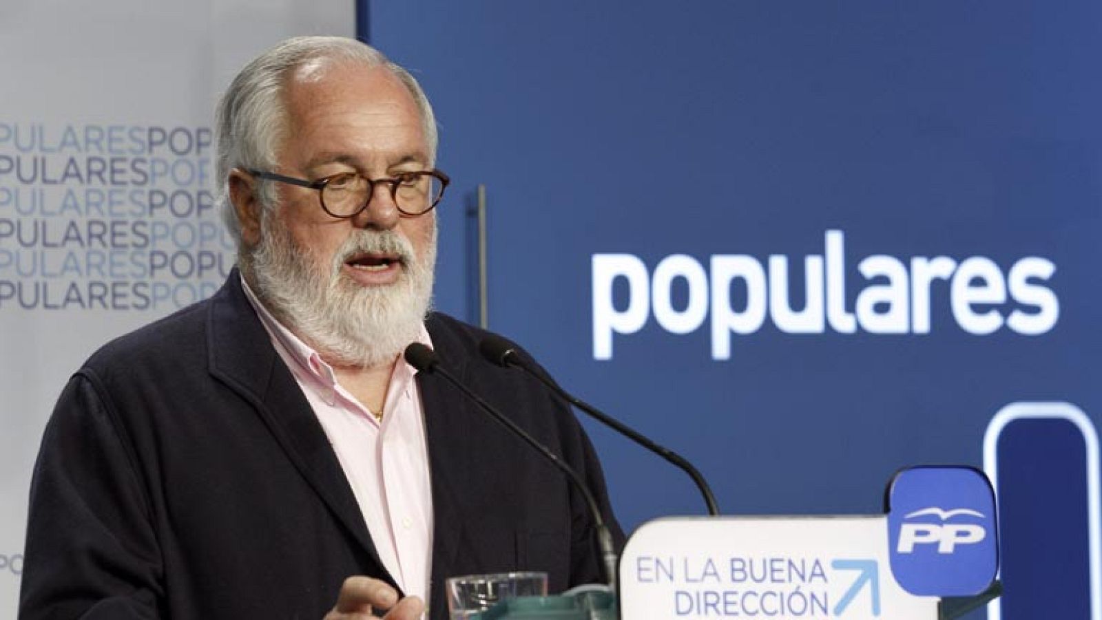 Arias Cañete: "Yo no sería tan rápido en certificar la defunción del bipartidismo" - Los desayunos | Ver