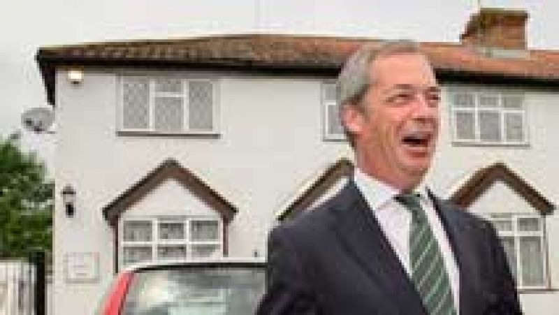 La victoria del antieuropeo UKIP convulsiona la política británica 