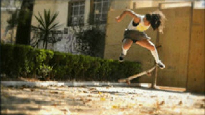 Telediario 1 - Los 'cinemagraphs' rompen la frontera invisible que separa la fotografía del vídeo