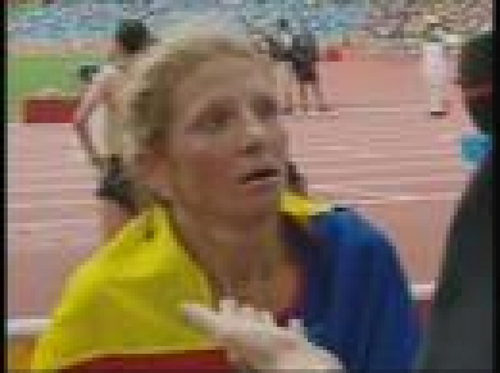 La rumana Constantina Tomescu habla para TVE tras vencer en la prueba del maratón.