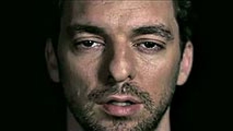 No es nada raro ver a Pau Gasol ofreciendo su imagen en favor de las causas humanitarias. Esta vez el pívot catalán ha querido ser la voz de los más necesitados, los niños.