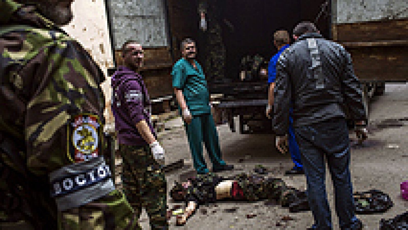 Telediario 1: Decenas de muertos en la lucha por el control del aeropuerto Donetsk | RTVE Play