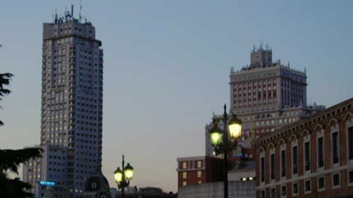 Telediario 1 - El último piso de Torre de Madrid, en venta