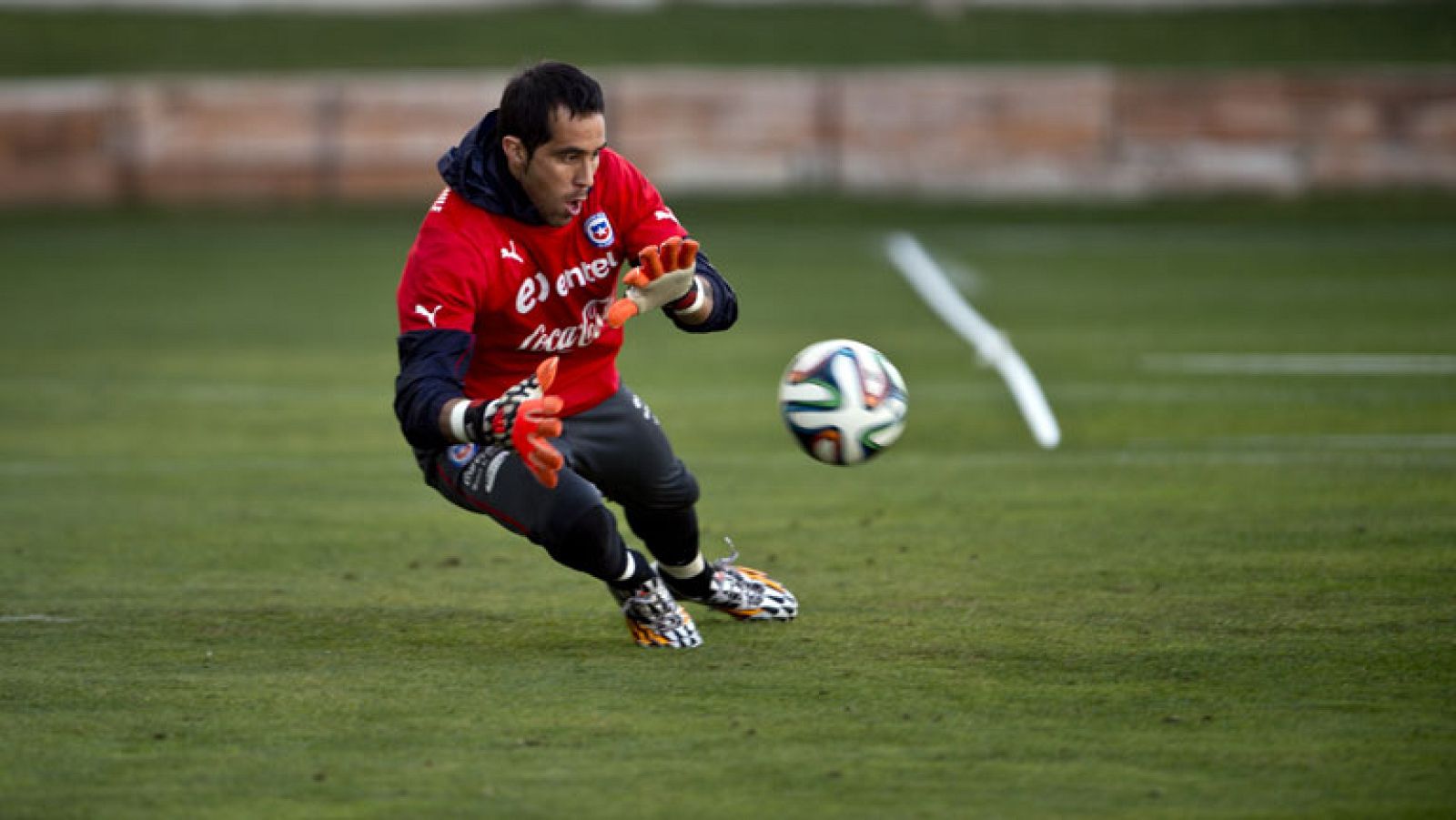 Claudio Bravo, a la espera del Barça | Ver