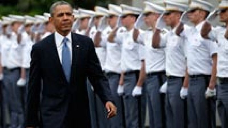 Obama defiende su liderazgo: "No todos los problemas tienen una solución militar"