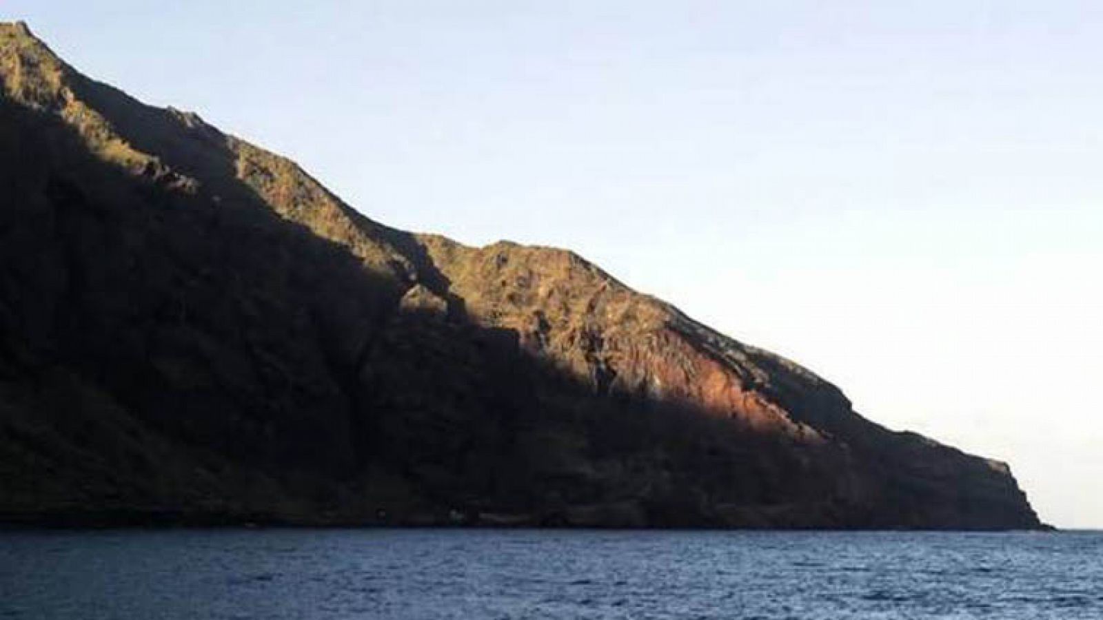 El escarabajo verde: La isla del principio del Mundo - Avance | RTVE Play