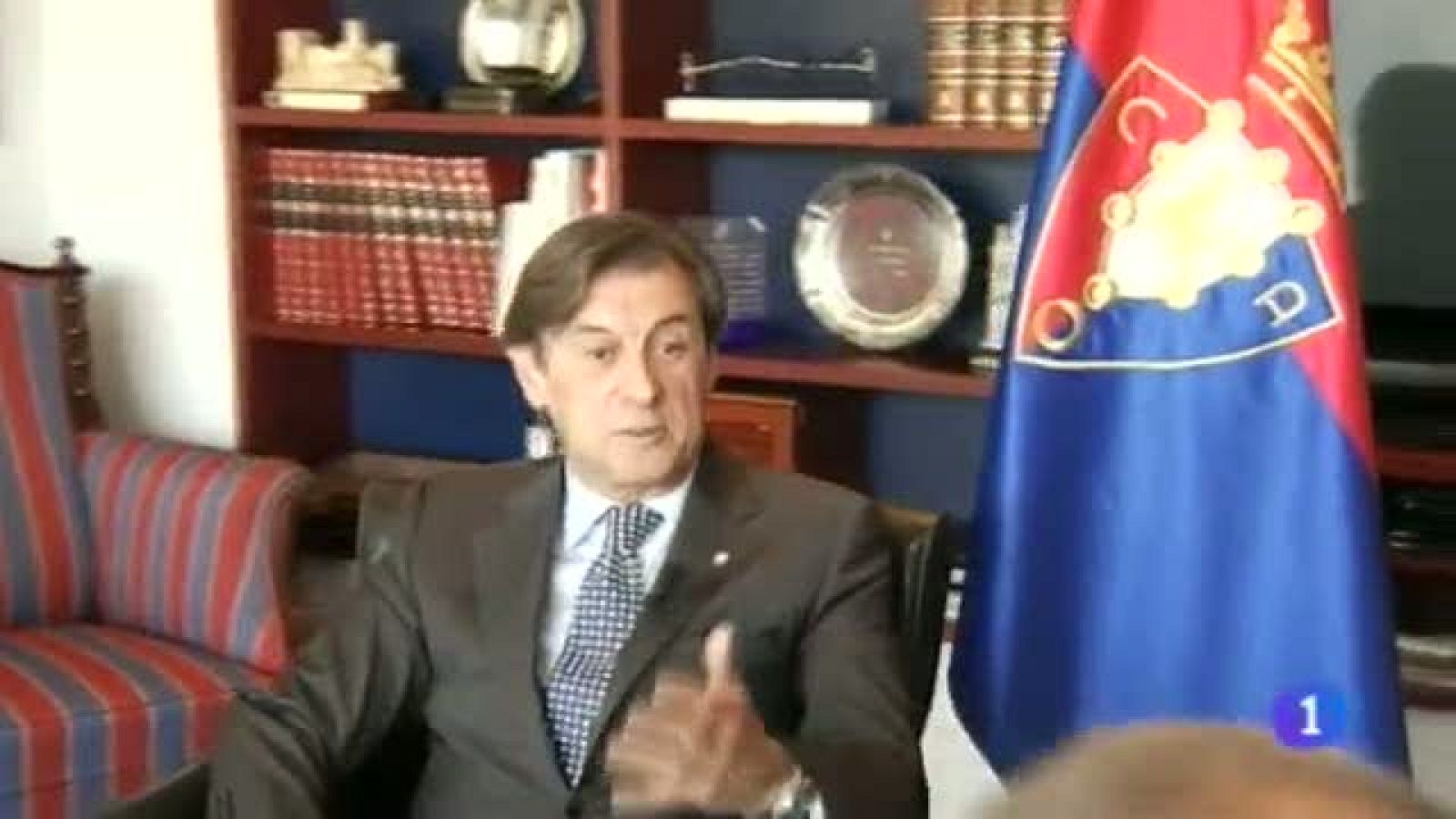  Cáritas atendió a 4000 familias navarras en el primer cuatrimestre del año. Colectivos contra el recrecimiento y las obras en el Pantano de Yesa se manifiestan en Pamplona . Una concejal del PP de Tudela dimite tras dar positivo en un control de alcoholemia. El presidente de Osasuna, Miguel Archanco, podría presentar esta tarde su dimisión. - 29/05/2014