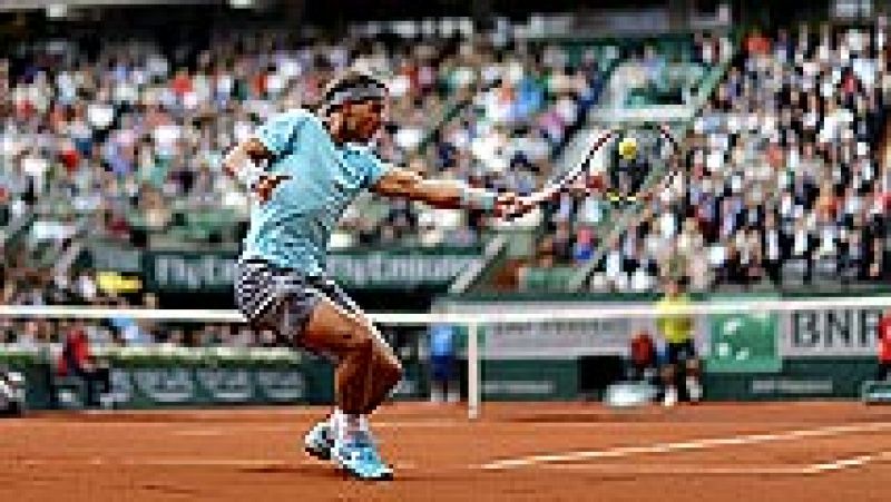 Rafael Nadal, David Ferrer y Guillermo García López lograron hoy la clasificación para la tercera ronda de Roland Garros, en la que también se metieron María Teresa Torro-Flor y Silvia Soler Espinosa, lo que eleva a cuatro la presencia femenina en es