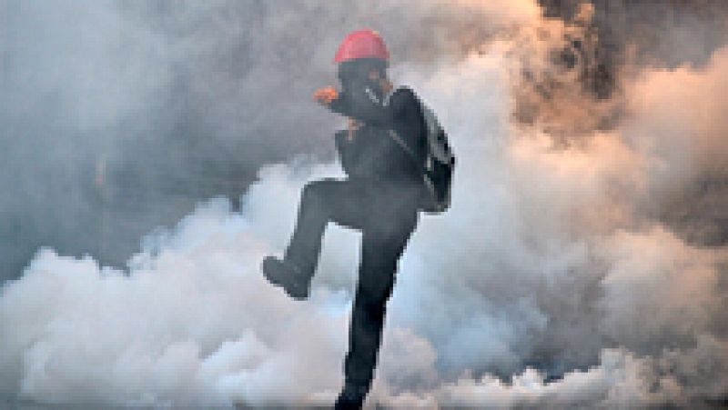 La Policía turca reprime con gases una protesta en el aniversario de Taskim
