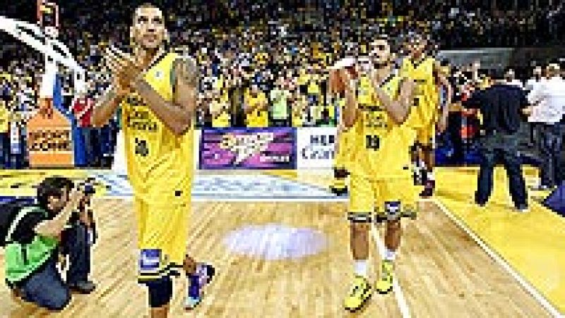 El Herbalife Gran Canaria. liderado por Oliver, se ha impuesto (63-62) al Unicaja, en un encuentro igualado y con un final de infarto que dejó muy viva esta eliminatoria por el título de la Liga Endesa.