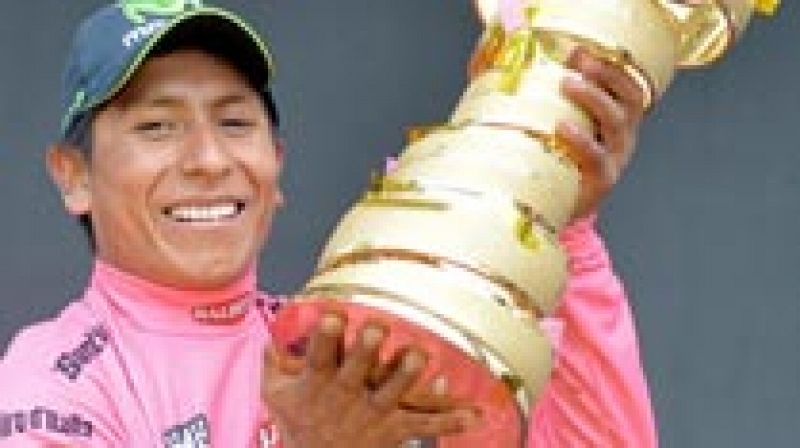Nairo Quintana ya está en casa con su Giro
