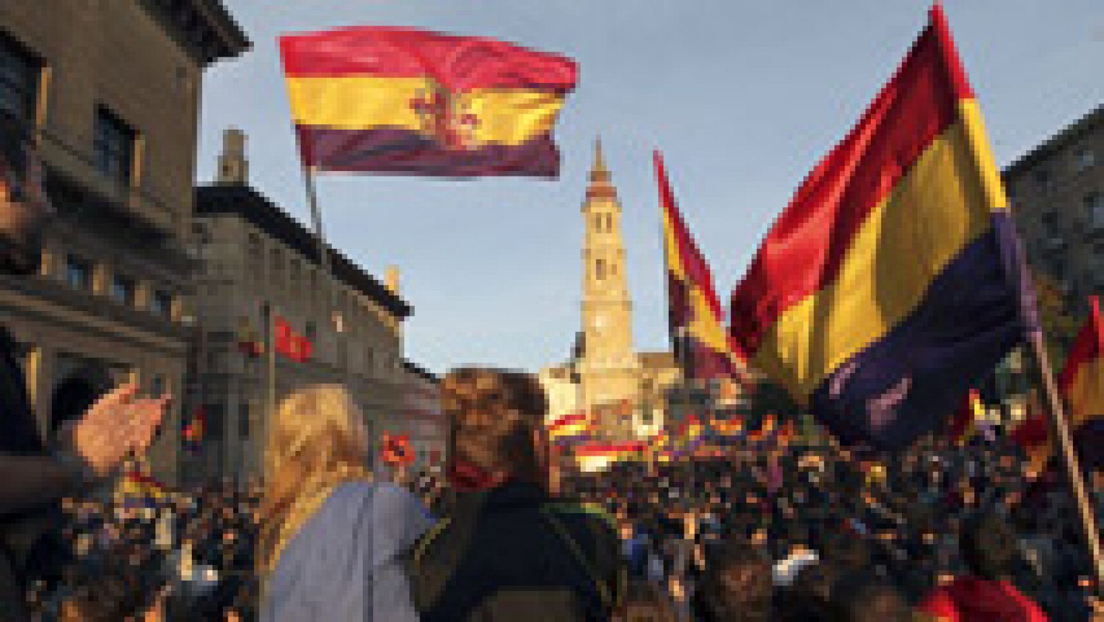 Miles de personas piden un referéndum entre monarquía y república tras la abdicación del rey