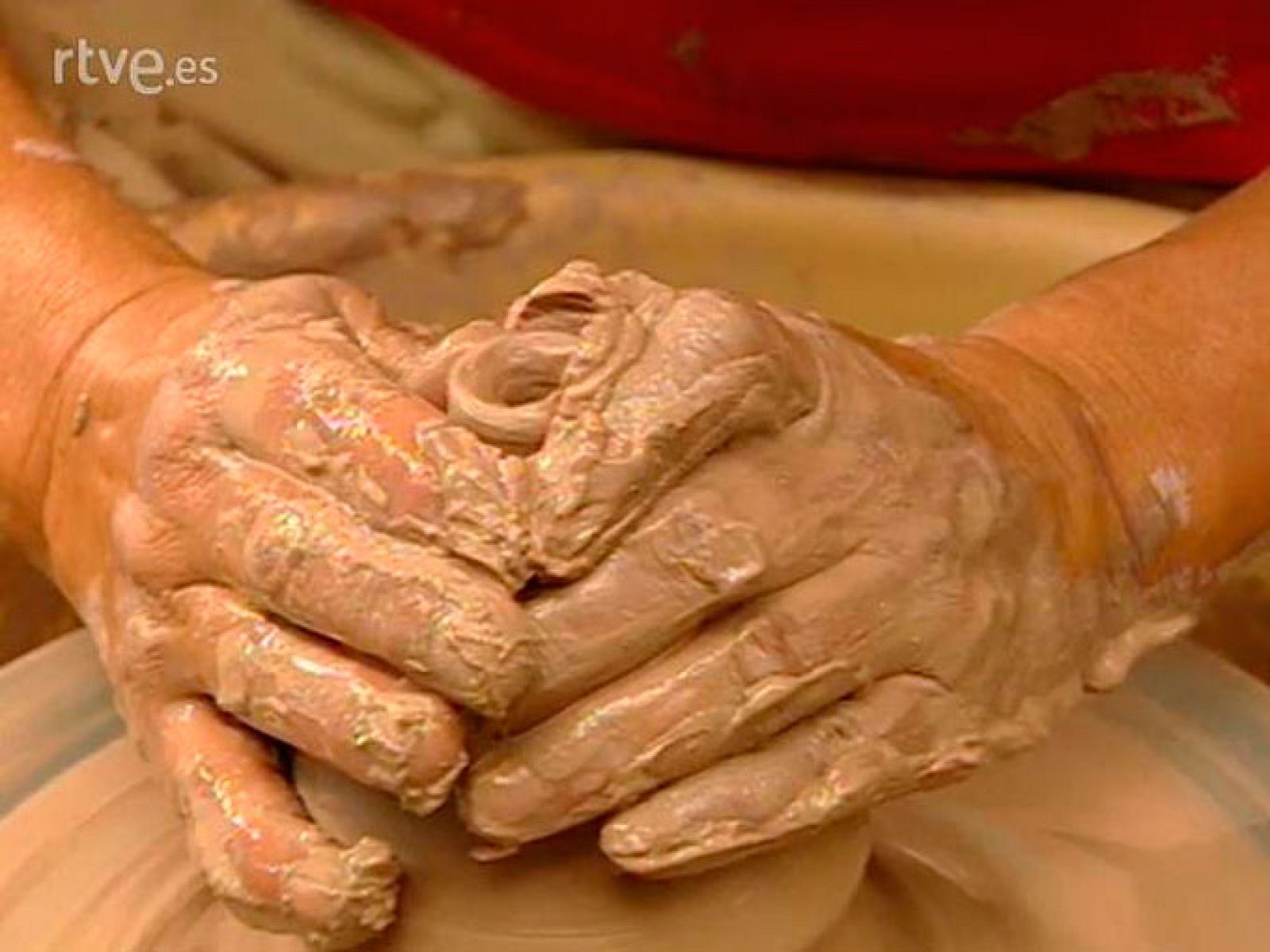 Oficis que es perden: Ceramista de torn i de majòlica | RTVE Play