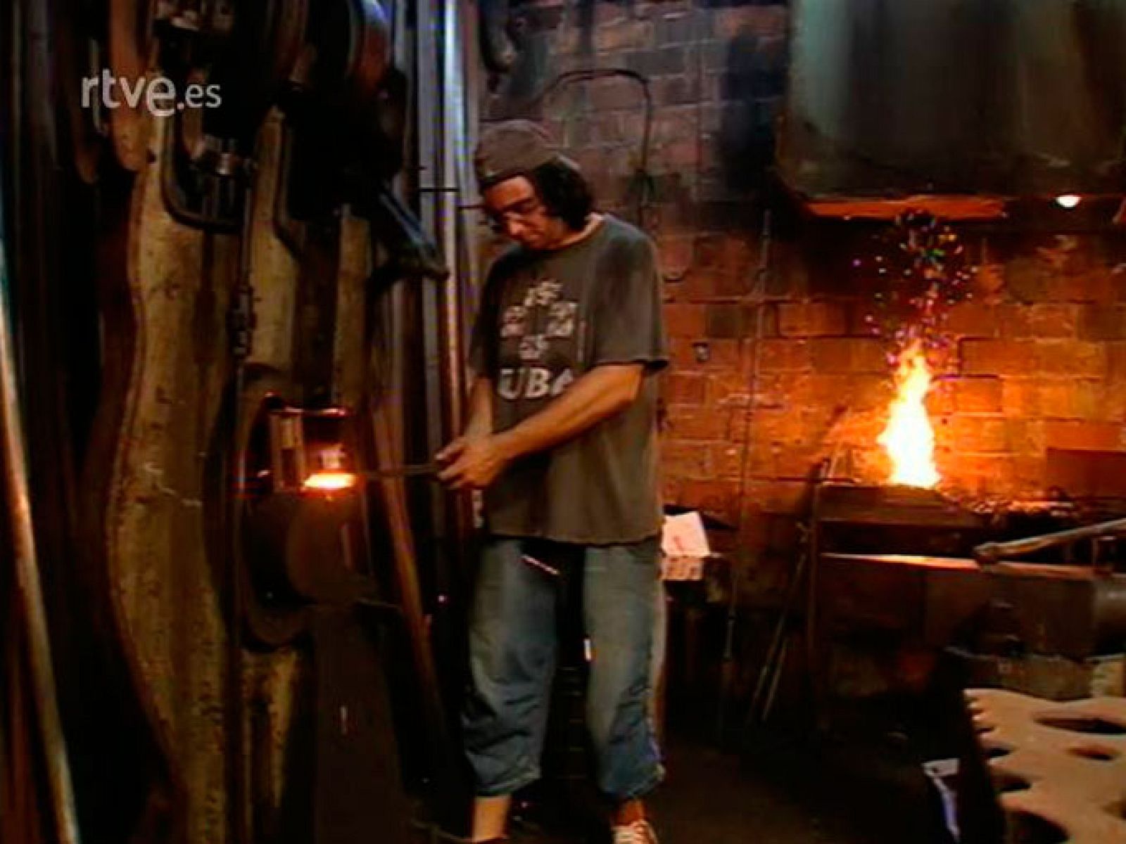 Oficis que es perden: Forjador i ferrador | RTVE Play
