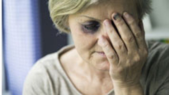 Telediario 1 - 36% de los españoles son tolerantes con formas de maltrato