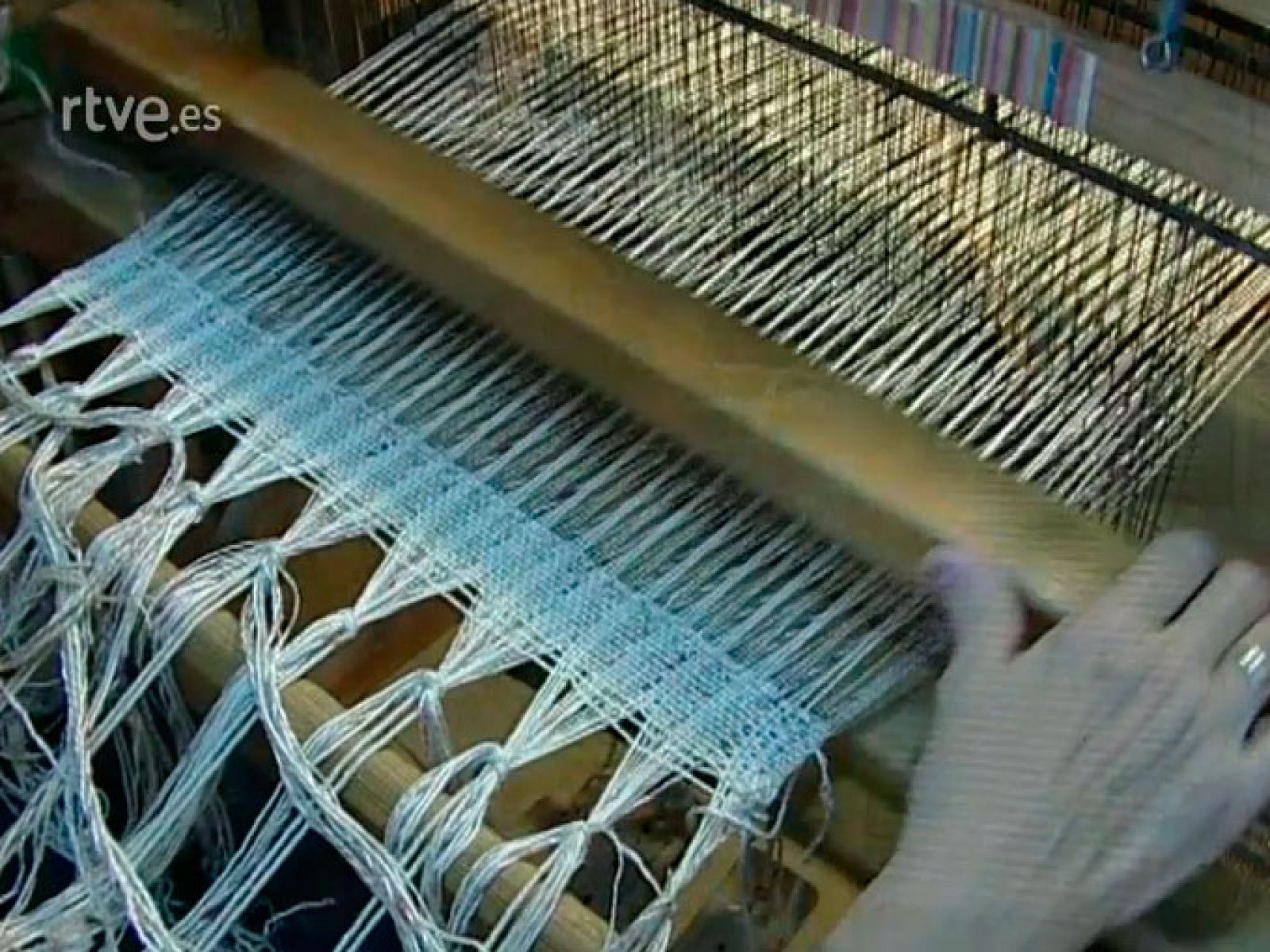 Arxiu TVE Catalunya - Oficis que es perden - Teixidora i estampadora