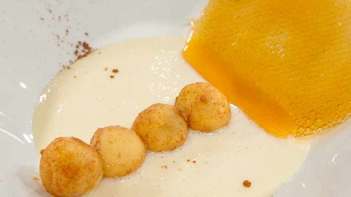 Bolitas de manzana con crema catalana