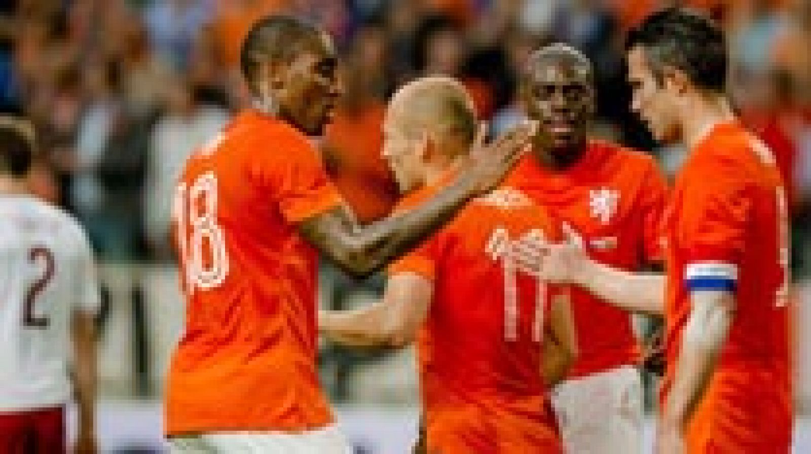 Holanda vence sin brillantez a Gales