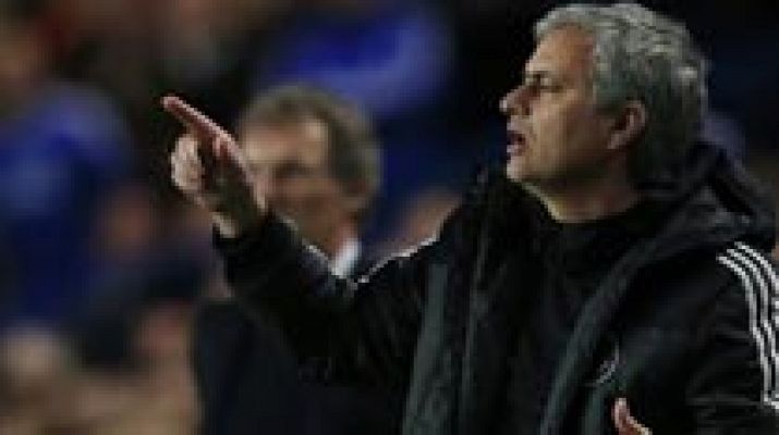 Mourinho admite el interés del Chelsea por Cesc