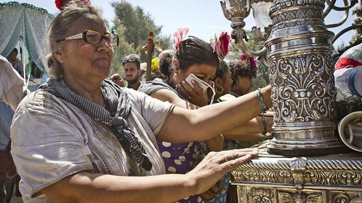 Telediario 1 - El Rocío mueve a miles de personas en Huelva