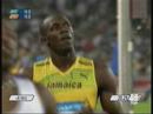 Bolt se pasea en 200 metros