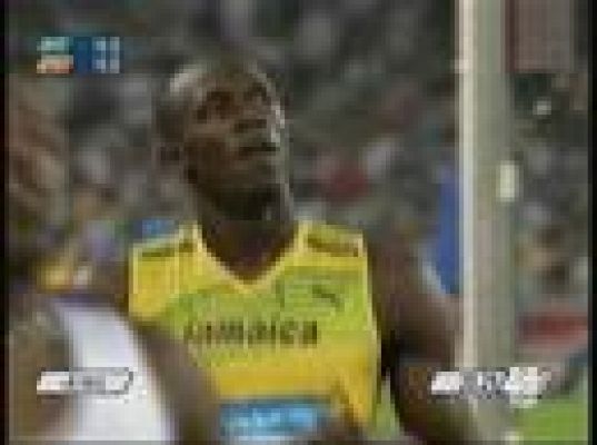  - Bolt se pasea en 200 metros