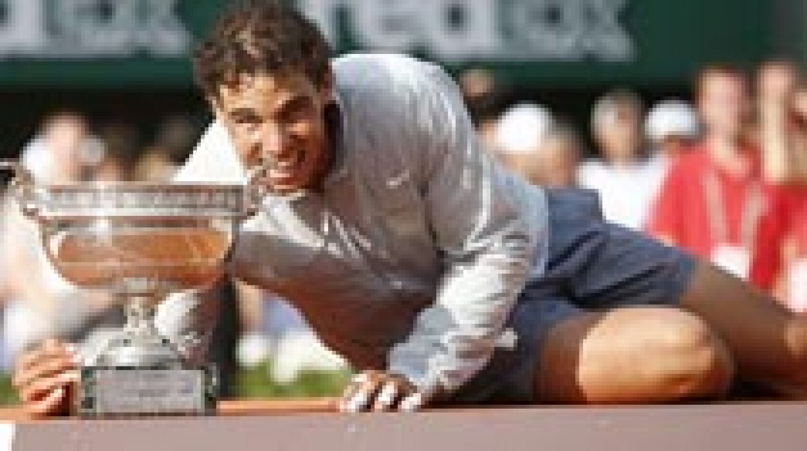 Nadal continúa forjando su leyenda en París