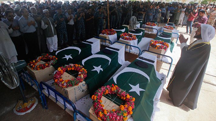 Telediario 1 - Al menos 27 muertos en un ataque talibán al mayor aeropuerto de Pakistán