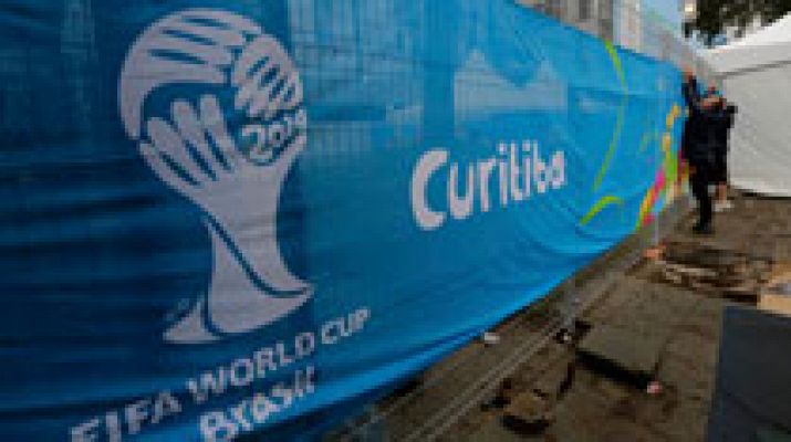 Telediario 1 - Curitiba, a contrarreloj para llegar al Mundial
