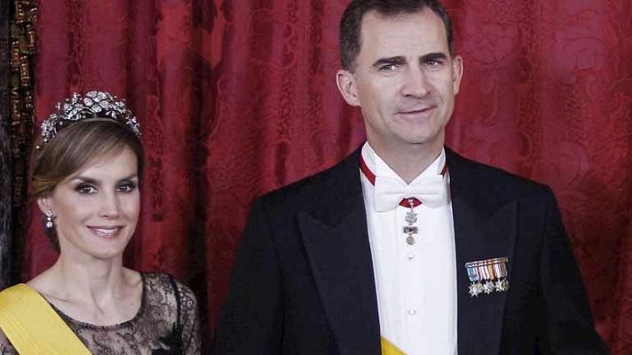 La mañana - Los Reyes y los Príncipes de gala