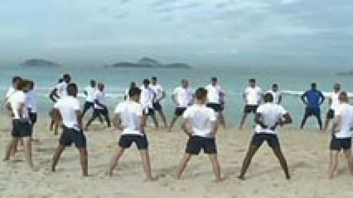 Telediario 1 - Holanda se relaja en Ipanema y Chile espera por Vidal