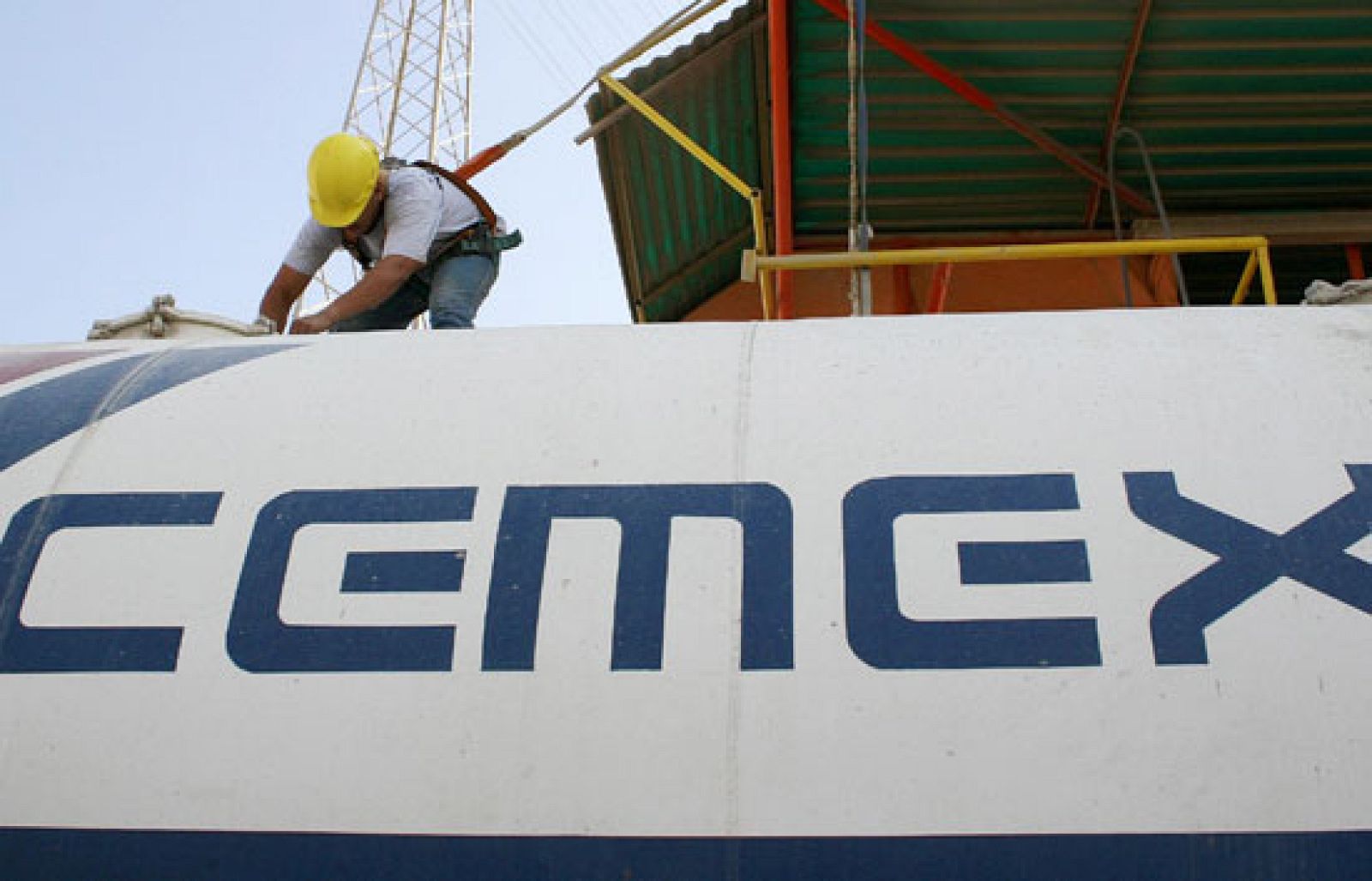 Venezuela expropia la cementera mexicana Cemex | Ver