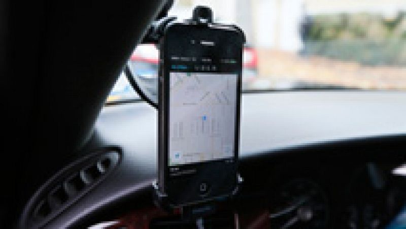 Uber mantiene contactos con las autoridades para clarificar su situación