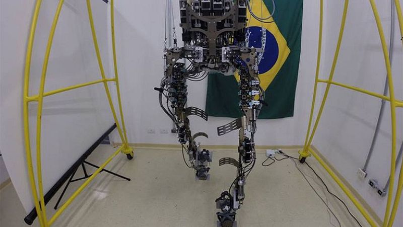 En Toledo investigan con exoesqueletos para dejar atrás la silla de ruedas