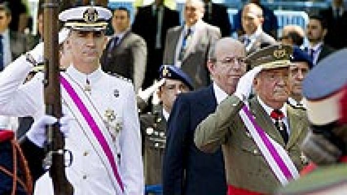 Telediario 1 - El rey no acudirá a la proclamación Felipe VI