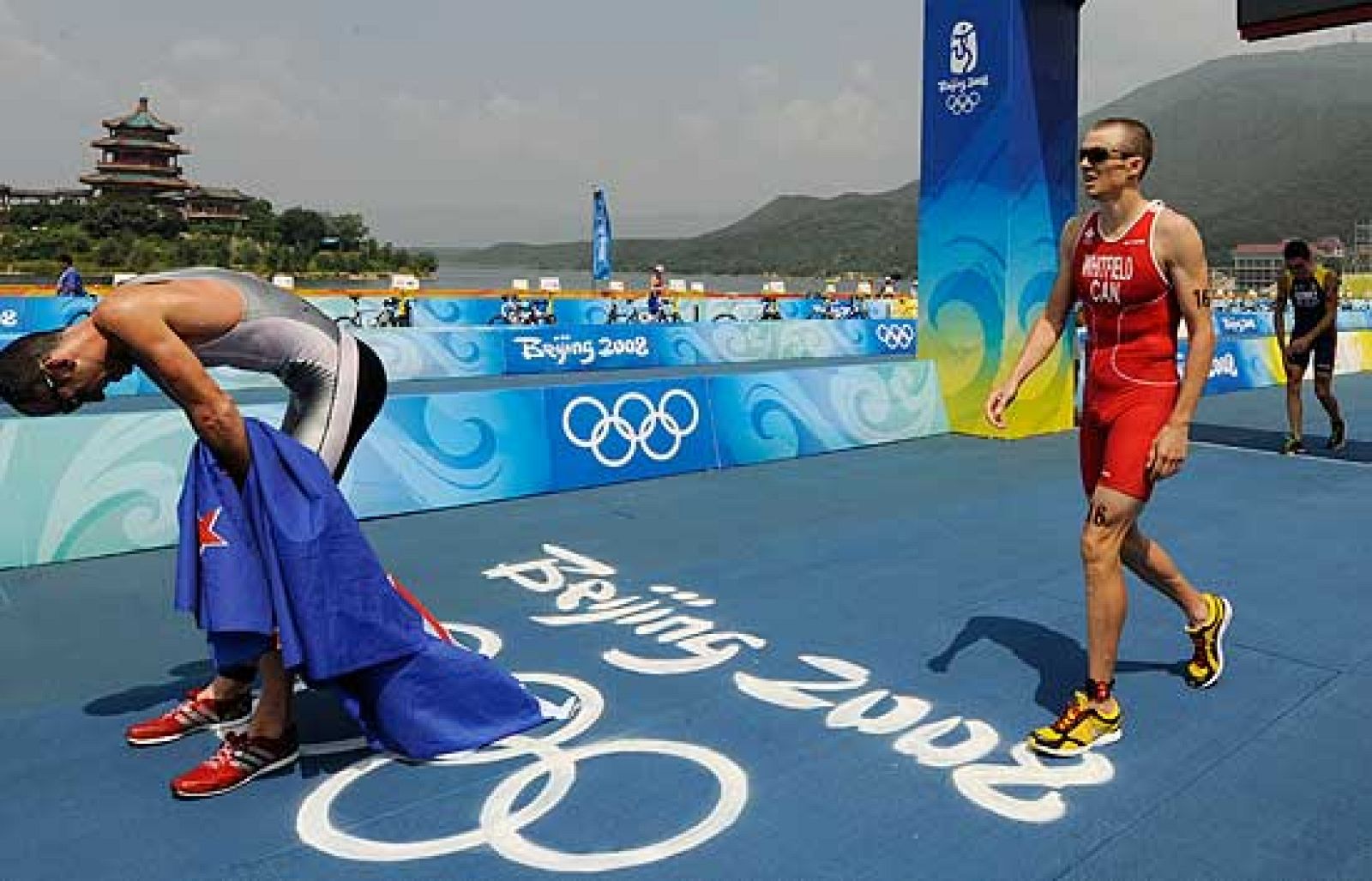   Gómez Noya, claro favorito en triatlón, queda en cuarta posición.