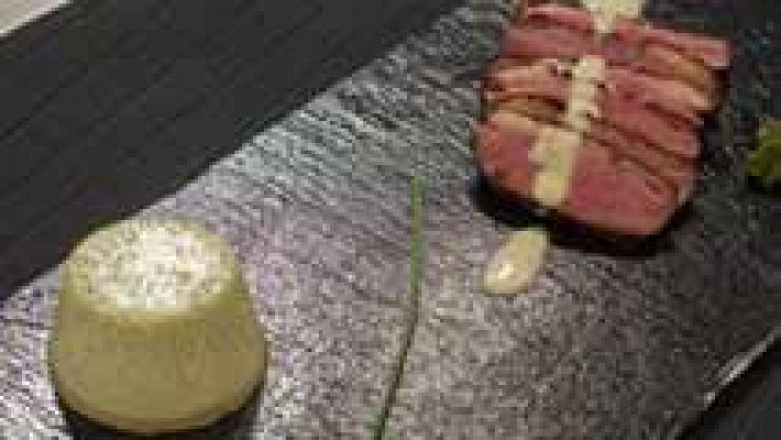  - Magret de pato con salsa de melocotón y cava