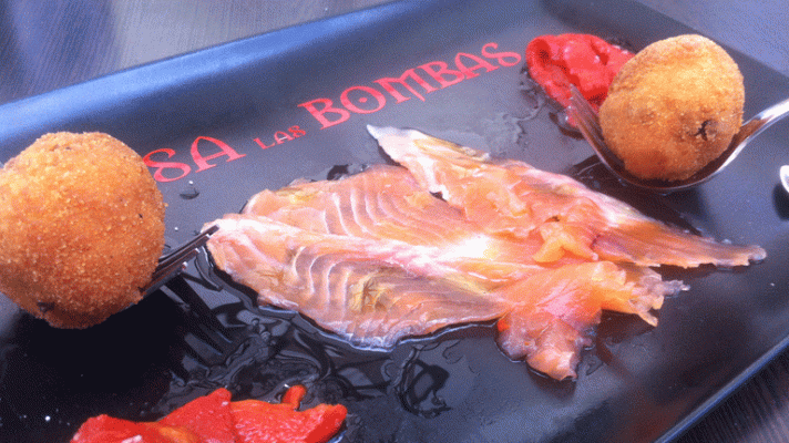 RTVE Cocina - Trucha marinada con bombitas de pimientos y cecina