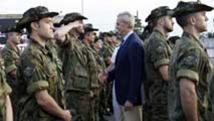 Telediario 1 - El ministro de Defensa realiza una gira por centroáfrica