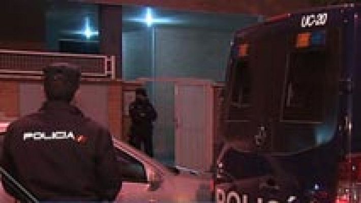 Telediario 1 - Ocho detenidos en Madrid acusados de reclutar a yihadistas